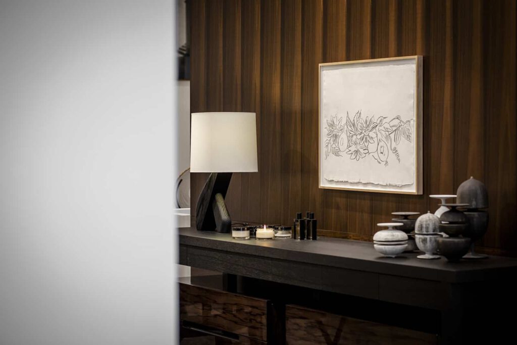 Immobilienfotograf in der Nähe Fünfseenland, Beispiel Eingangsbereich, Holzwand